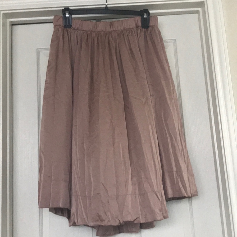 NWOT FLOWY SKIRT